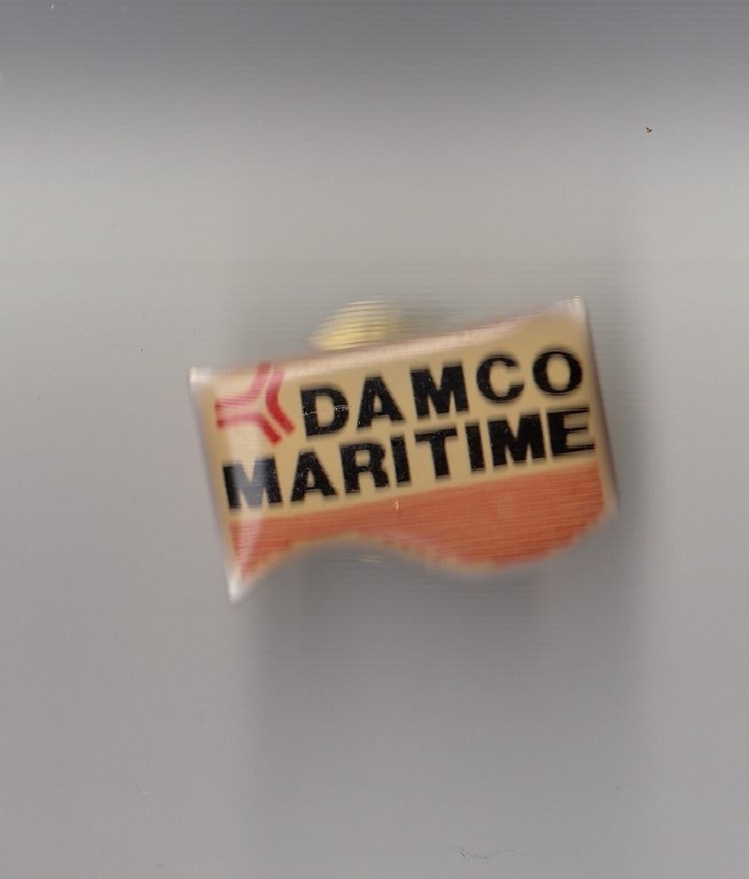 Damco Maritime pin Scheepvaart, Verzamelen, Speldjes, Pins en Buttons, Gebruikt, Speldje of Pin, Overige onderwerpen, Ophalen of Verzenden