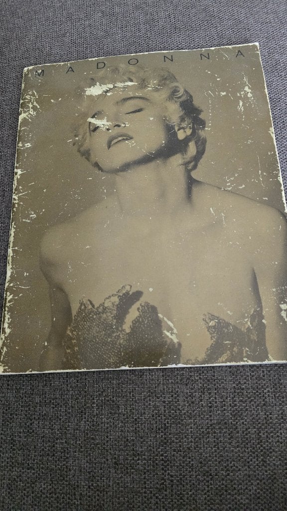 het officiële concertprogrammaboek van Madonna's, Ophalen of Verzenden, Gelezen