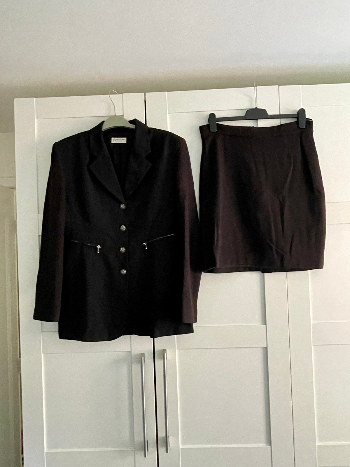 Expressions Kreymborg mantelpakje - Maat 42, Kostuum of Pak, Zwart, Maat 42/44 (L), Ophalen of Verzenden