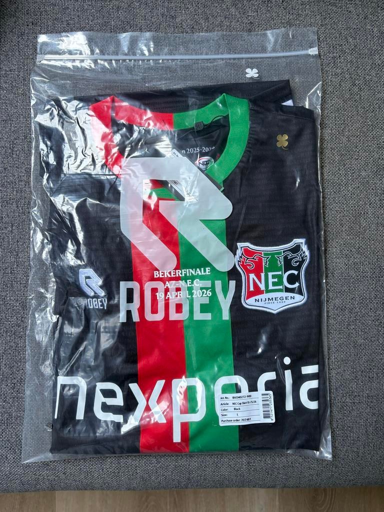 NEC Nijmegen Bekerfinale Shirt 2026 - Maat L - Nieuw, Ophalen of Verzenden, Nieuw, Maat 52/54 (L), Zwart