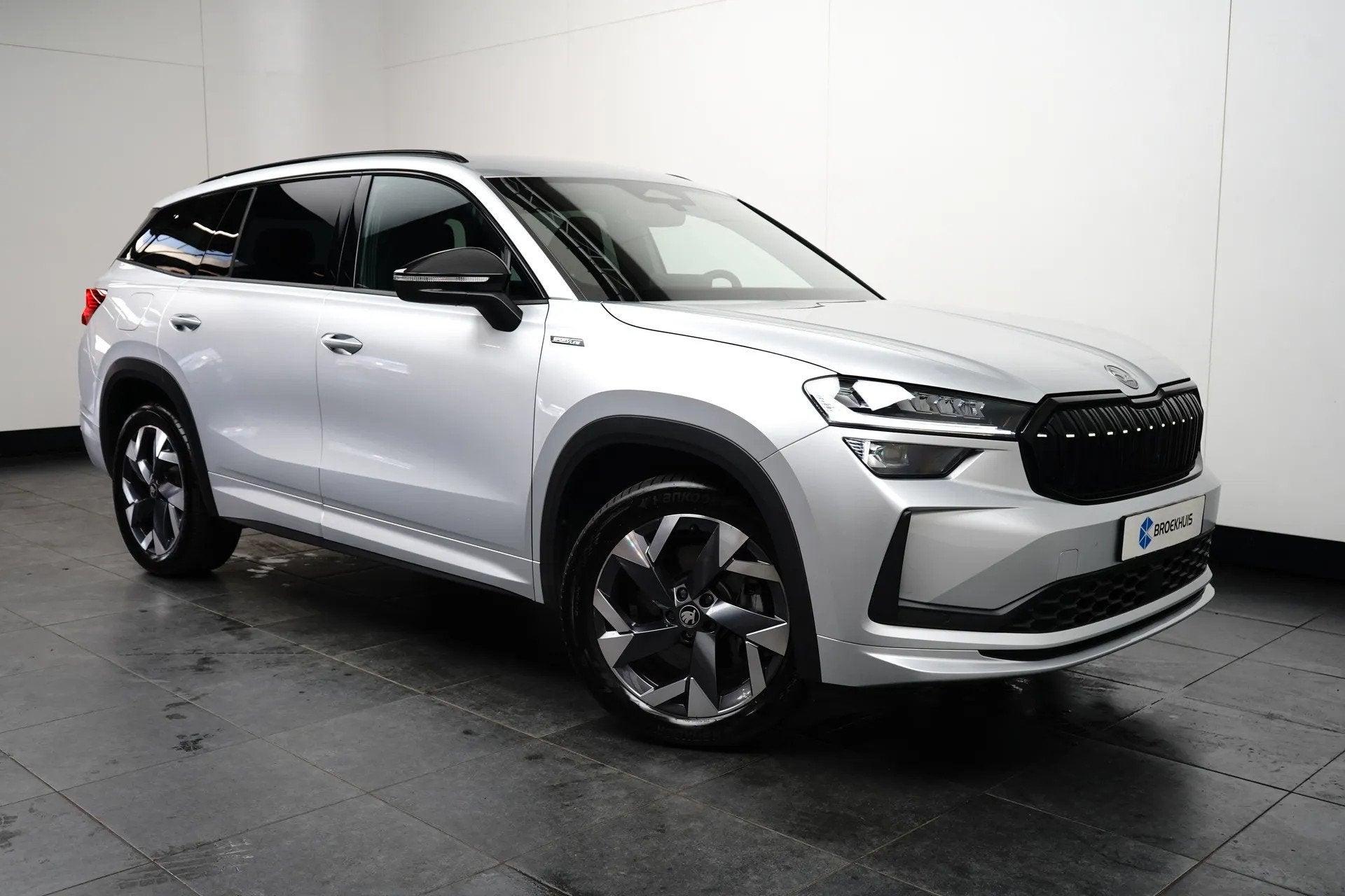 Skoda Kodiaq Skoda 1.5 TSI iV 204pk Sportline (bj 2025), 4 cilinders, Plug-in hybride, Bedrijf, 1817 kg