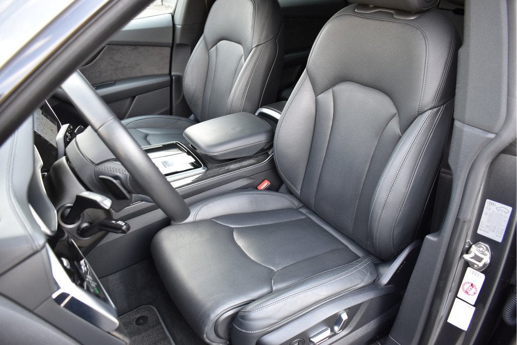 Audi Q8 55 TFSI Quattro 340 Pk S-Line Black Ed Pano Leder HU, Auto's, Audi, Automaat, Gebruikt, Euro 6, 2995 cc