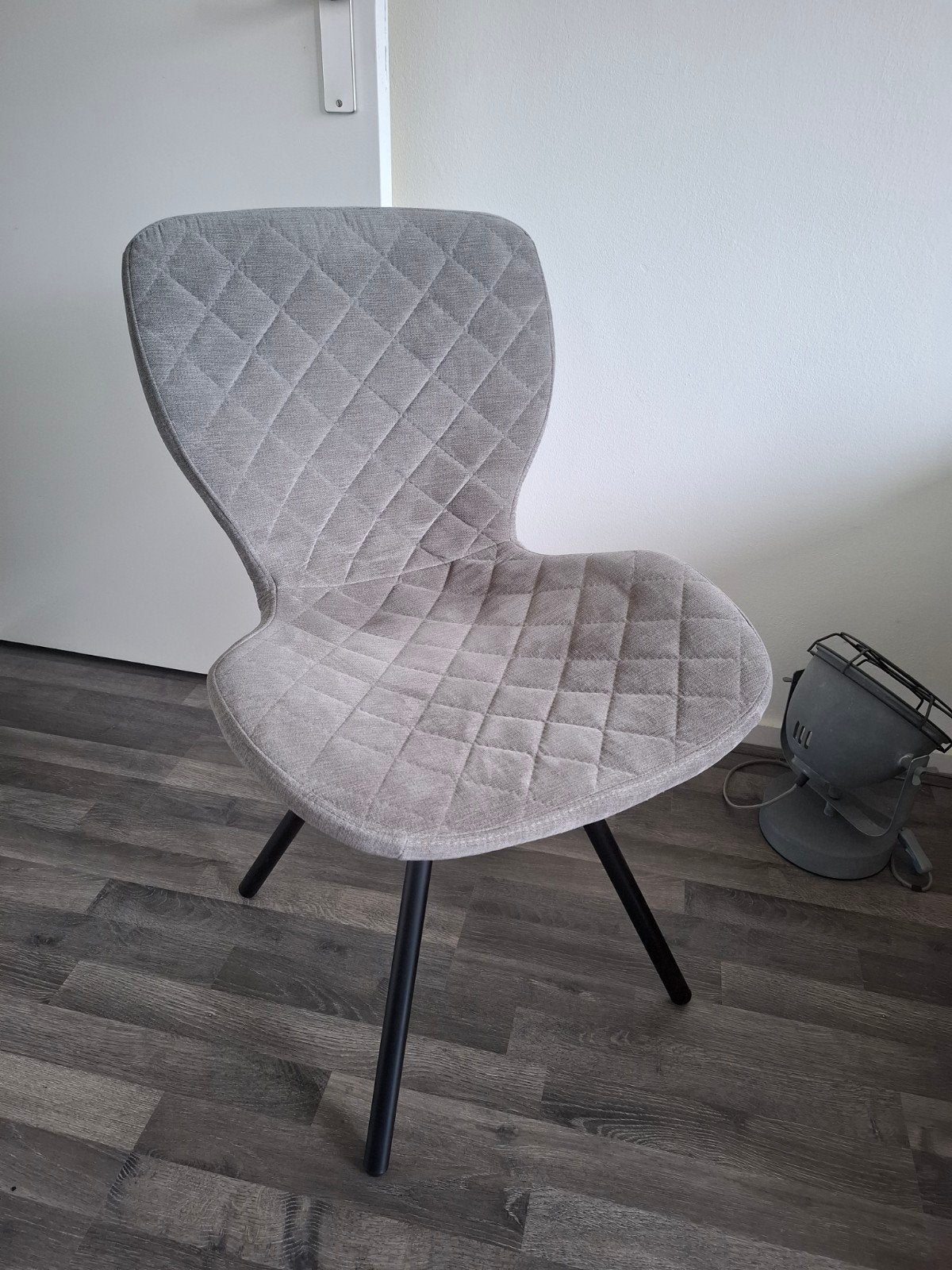 Twee grijze eetkamerstoelen, Ophalen, Twee, Zo goed als nieuw, Stof