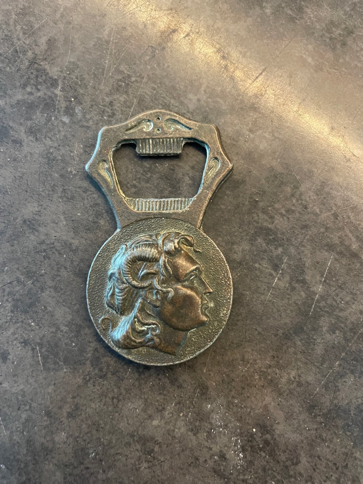 Vintage Flessenopener met Klassieke Afbeeldingen, Antiek en Kunst, Ophalen of Verzenden