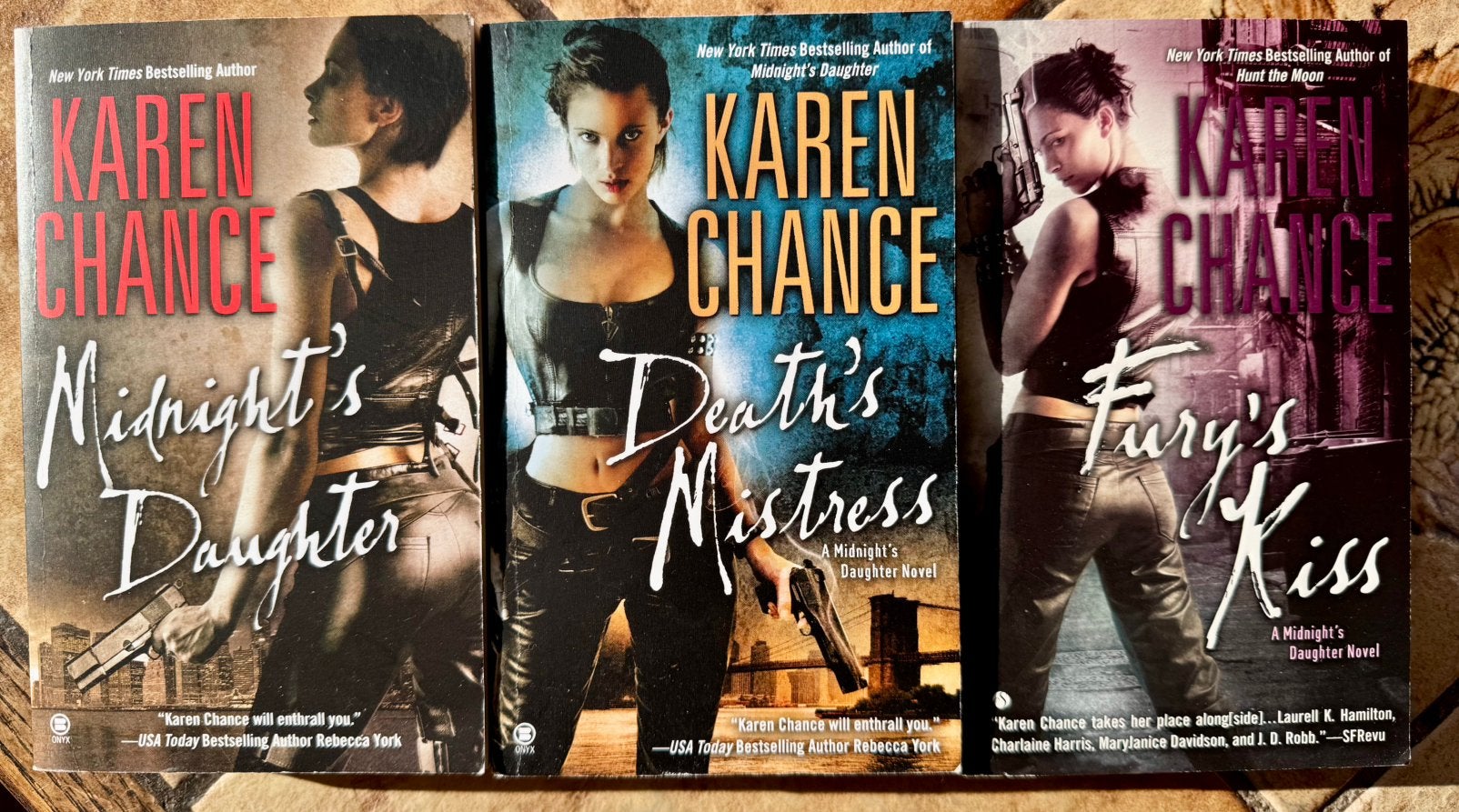 Karen Chance: Midnight's Daughter Trilogy -complete. English, Ophalen of Verzenden