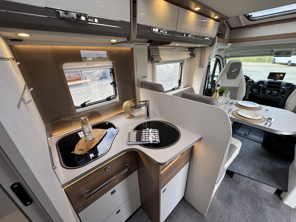 Foto 19 van Dethleffs Trend 7057 Automaat Queensbed Hefbed 2025