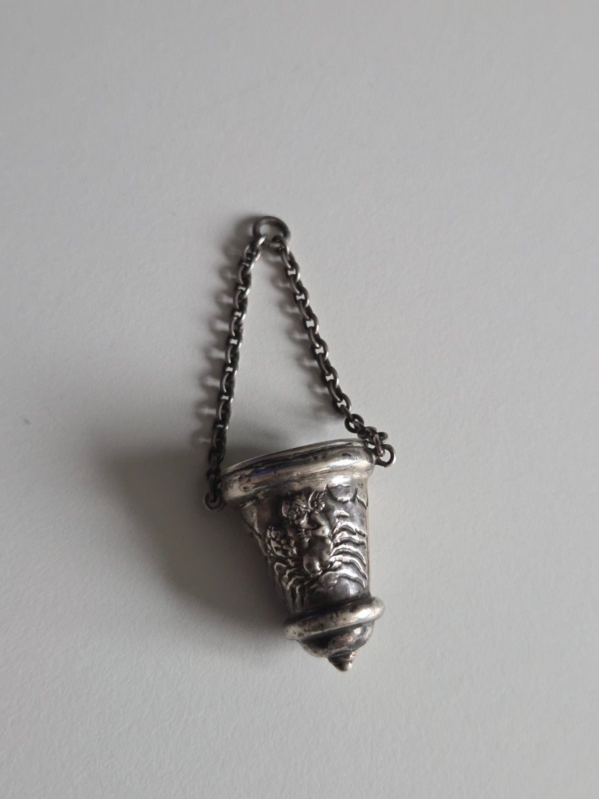 Zilveren vingerhoedhouder, Ophalen of Verzenden, Goud
