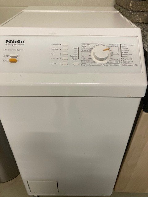 Miele wasmachine Novotronic W151F, Ophalen, 1200 tot 1600 toeren, Gebruikt, 4 tot 6 kg