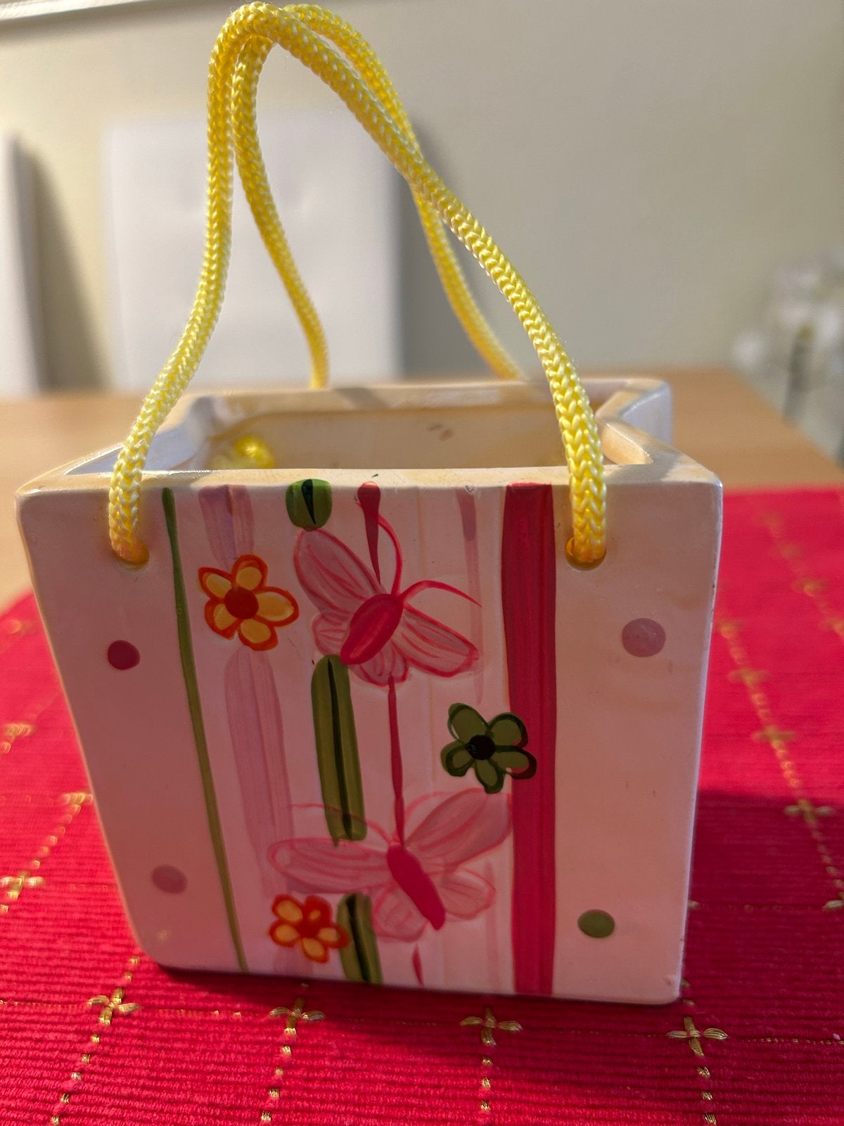 Keramieken bloempotje met vlinders en bloemen, Verzenden, Zo goed als nieuw, Meerkleurig, Steen/keramiek