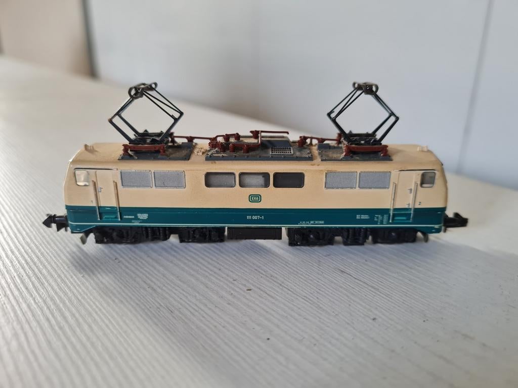 Minitrix BR111 DB elektrische loc 12931, Gebruikt, Trix, Ophalen of Verzenden, Gelijkstroom