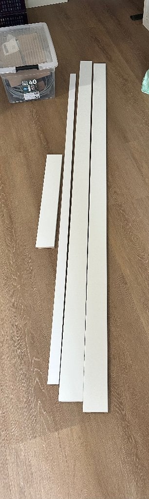 Plinten wit 9010 met kabelgootje, Ophalen, Zo goed als nieuw, Mdf, 200 tot 250 cm
