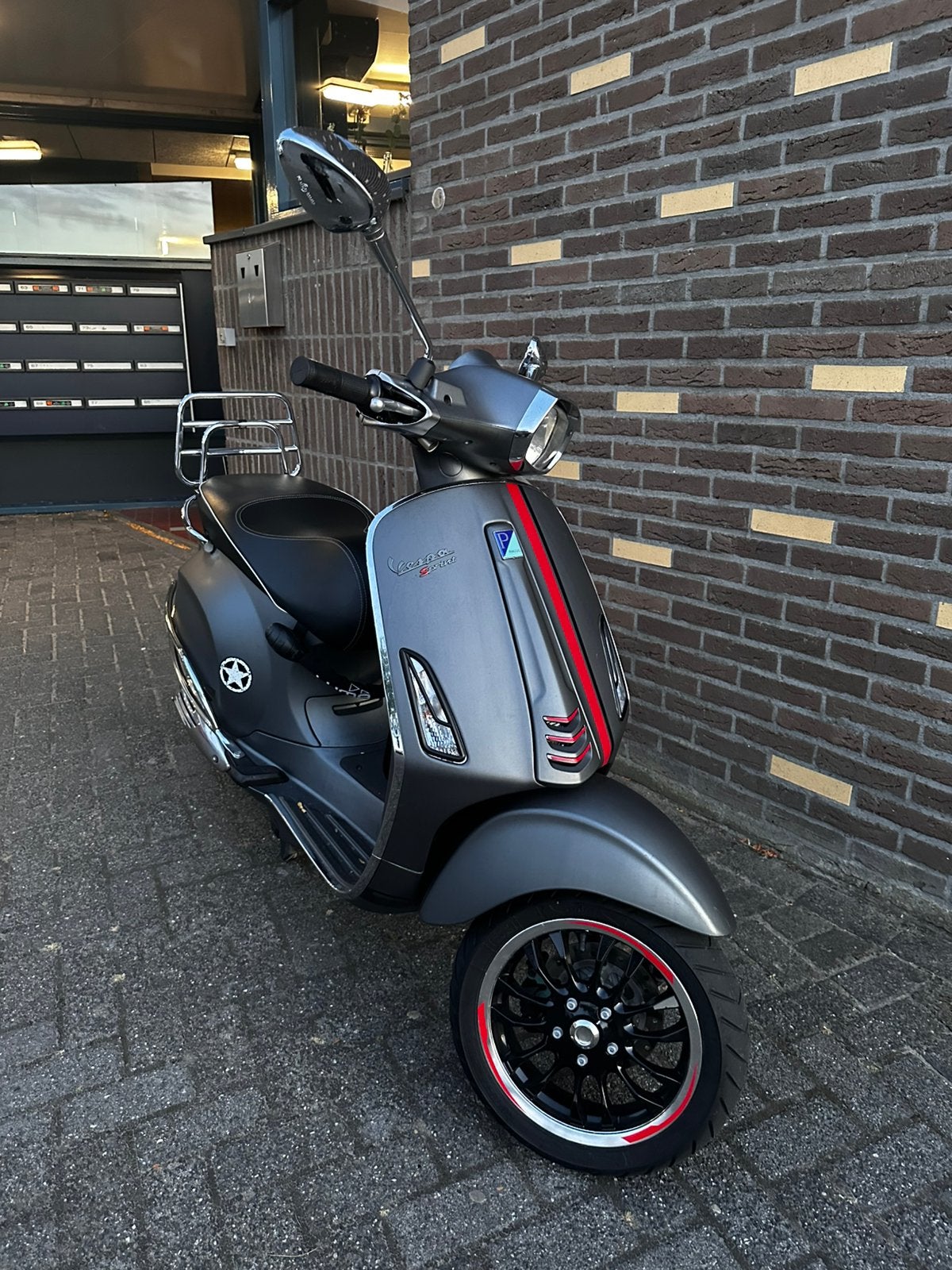 Vespa sprint uit 2016, Ophalen, Overige modellen, Maximaal 45 km/u, Zo goed als nieuw