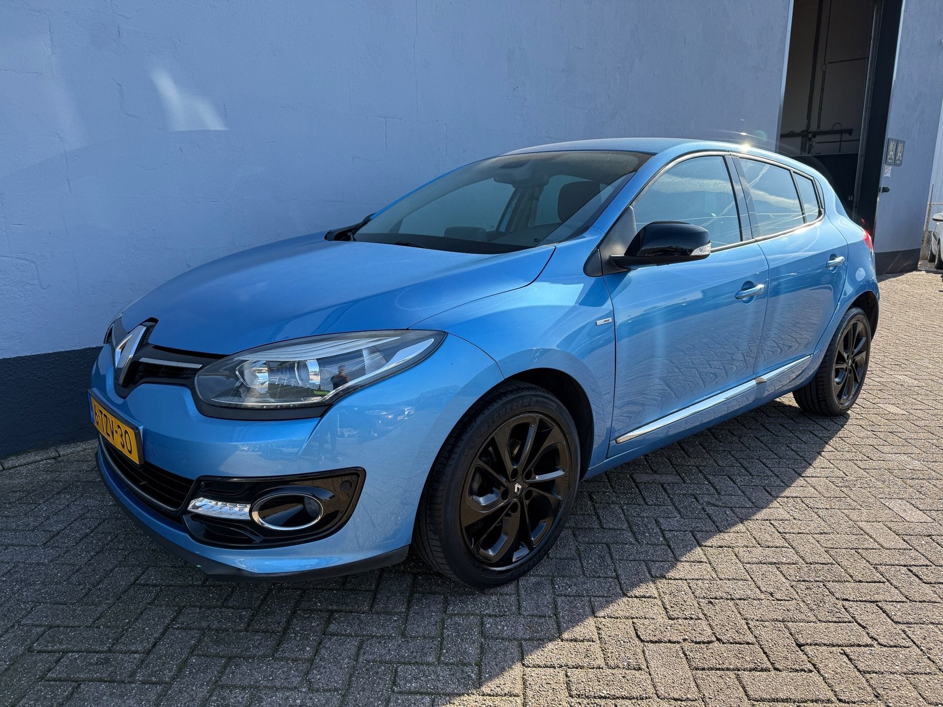 Renault Mégane 1.2 TCe Bose Automaat - Navigatie, Euro 5, 4 cilinders, Blauw, 132 pk
