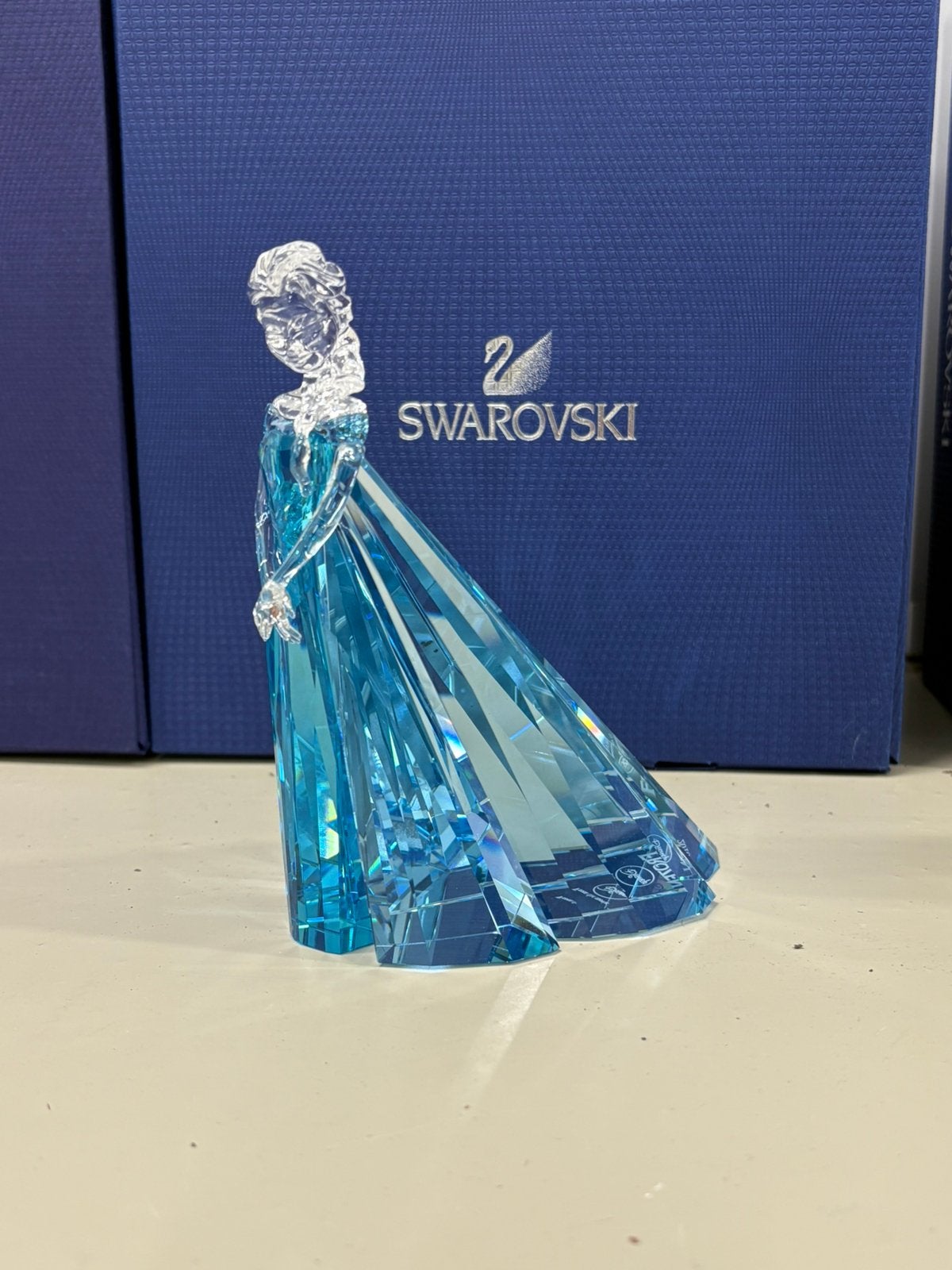 Swarovski disney Elsa, Verzamelen, Swarovski, Ophalen of Verzenden, Zo goed als nieuw, Figuurtje