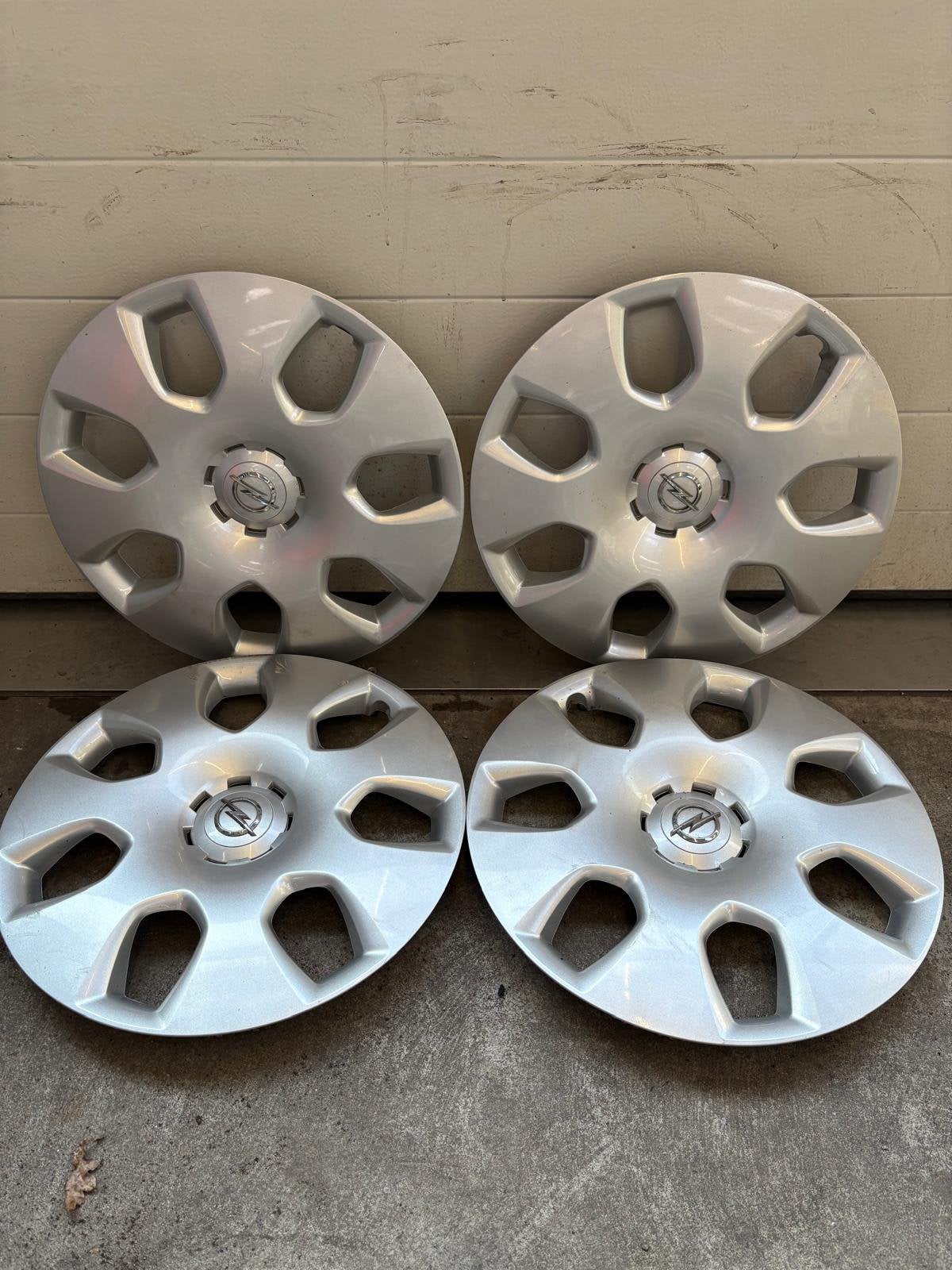 Opel wieldoppen 16 inch, Ophalen of Verzenden, Zo goed als nieuw