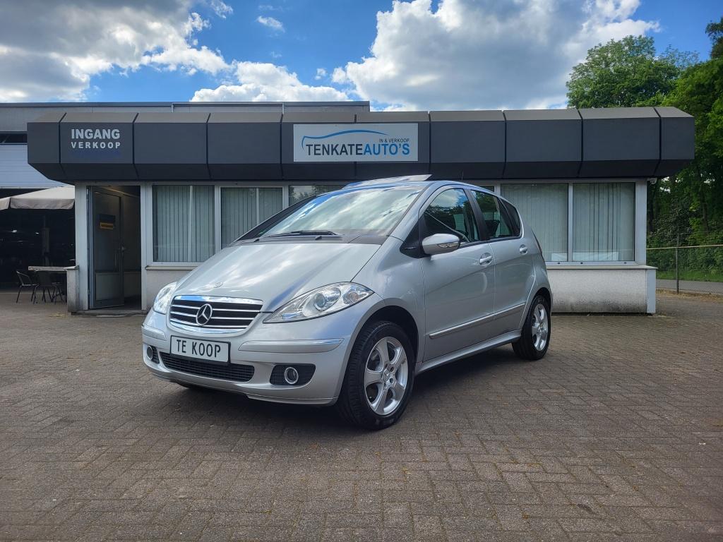 Mercedes-Benz A-Klasse 150 Avantgarde Panoramadak Lichtmetaa, Voorwielaandrijving, 15 km/l, Zwart, 400 kg