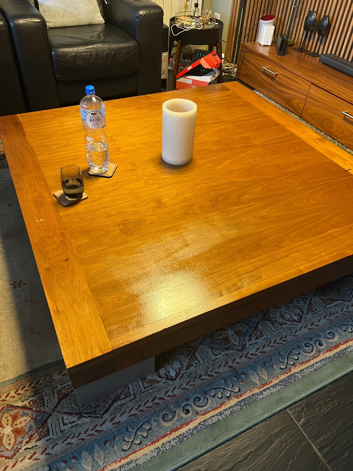 Massieve houten salontafel - vierkant, Ophalen, Gebruikt, 100 tot 150 cm, Vierkant