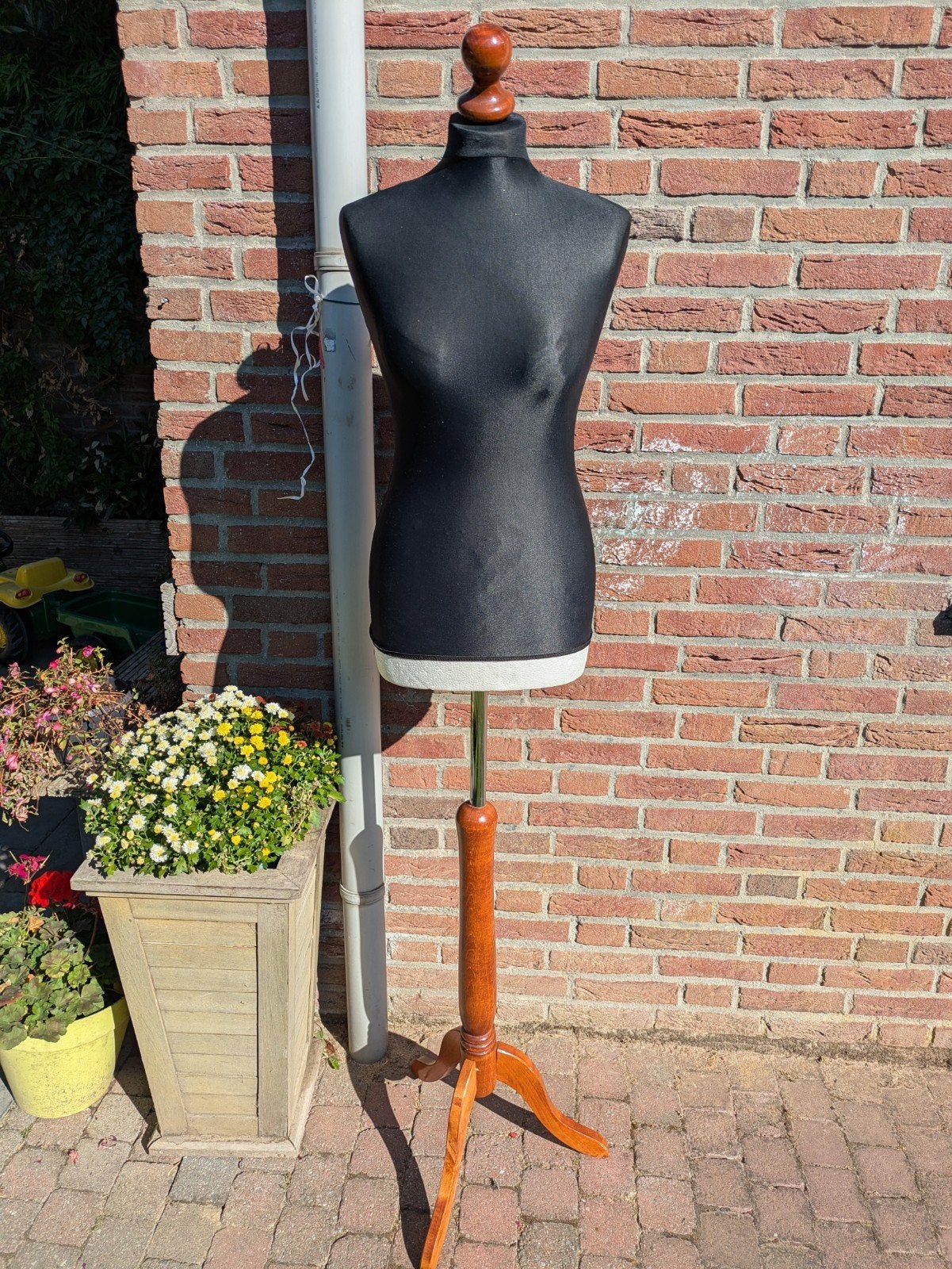 Verstelbare paspop - Zwart met houten standaard, Ophalen