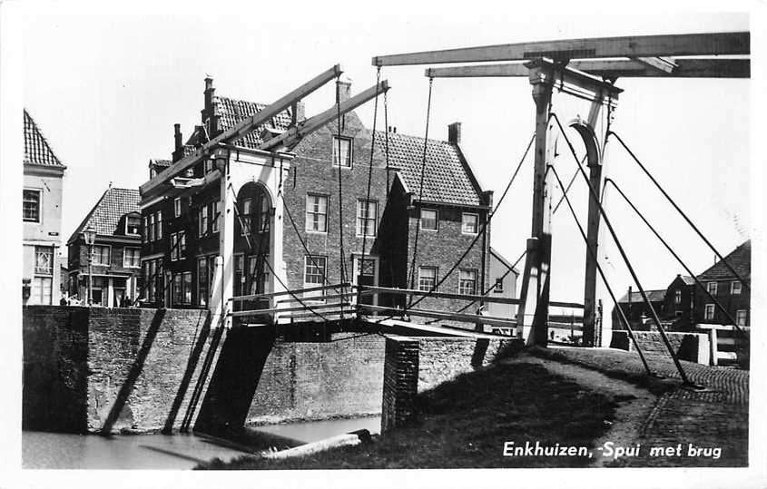 300-261-005 Enkhuizen Spui met brug, Verzenden, Voor 1920, Noord-Holland