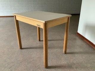 Schilte houten tafeltje kindertafel kleutertafel kinderkamer, Ophalen, Zo goed als nieuw, Tafel(s)