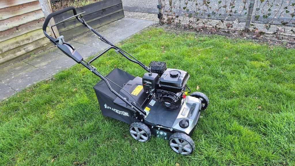 Te huur: Blackstone verticuteermachine € 25 p.d., Tuin en Terras, Ophalen, Zo goed als nieuw, Benzine, Overige merken