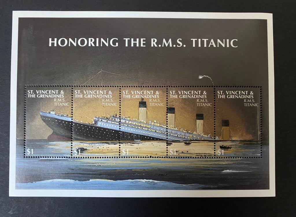 Postzegelvel ‘Honoring the R.M.S. Titanic’, Verzamelen, Ophalen of Verzenden, Zo goed als nieuw, Boek of Tijdschrift