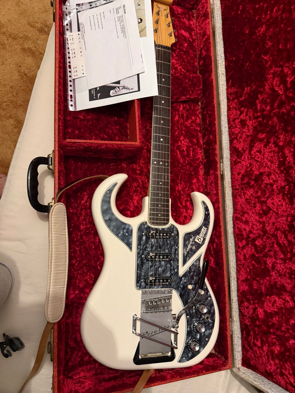 Burns Bison gitaar uit 1965 in mintstaat met Selmer koffer, Ophalen of Verzenden, Zo goed als nieuw, Solid body, Overige merken