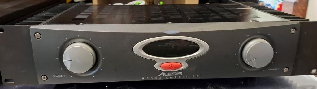 Alesis RA300 2U rackmount versterker, Ophalen, Gebruikt, Minder dan 500 watt, Overige typen