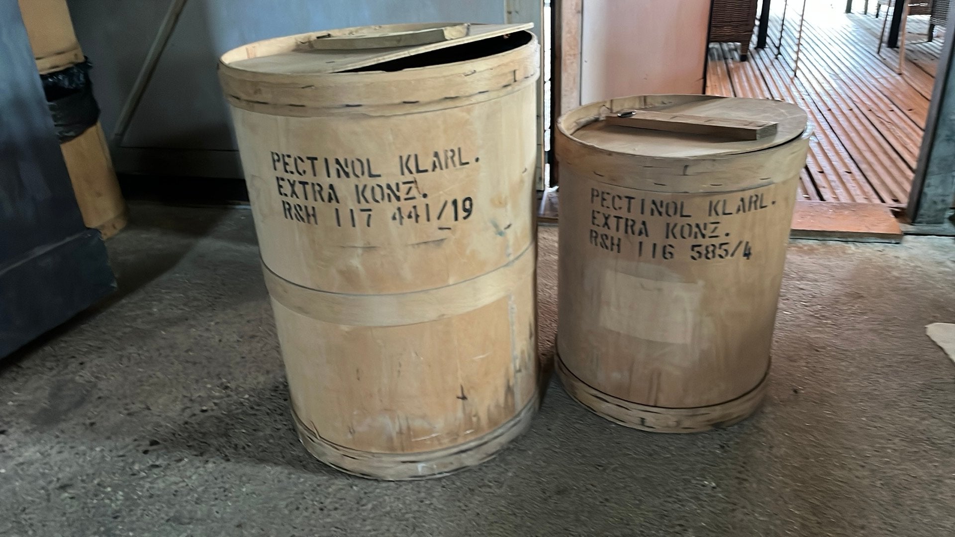 Set van 2 Vintage Houten Vaten met Deksel - Decoratief & Pra, Ophalen