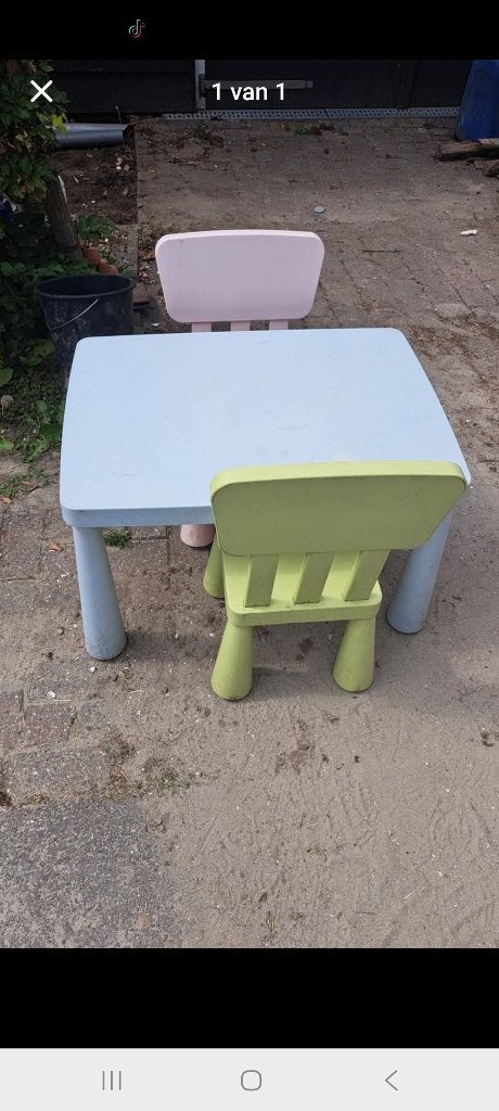 Kindertafel met stoelen (Ikea Mammut), Ophalen, Gebruikt