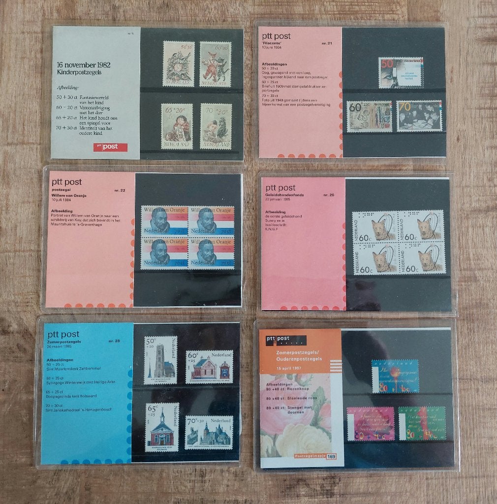 Nederland Mapjes M9-M21-M22-M26-M28-M169., Postzegels en Munten, Ophalen of Verzenden, Nederland