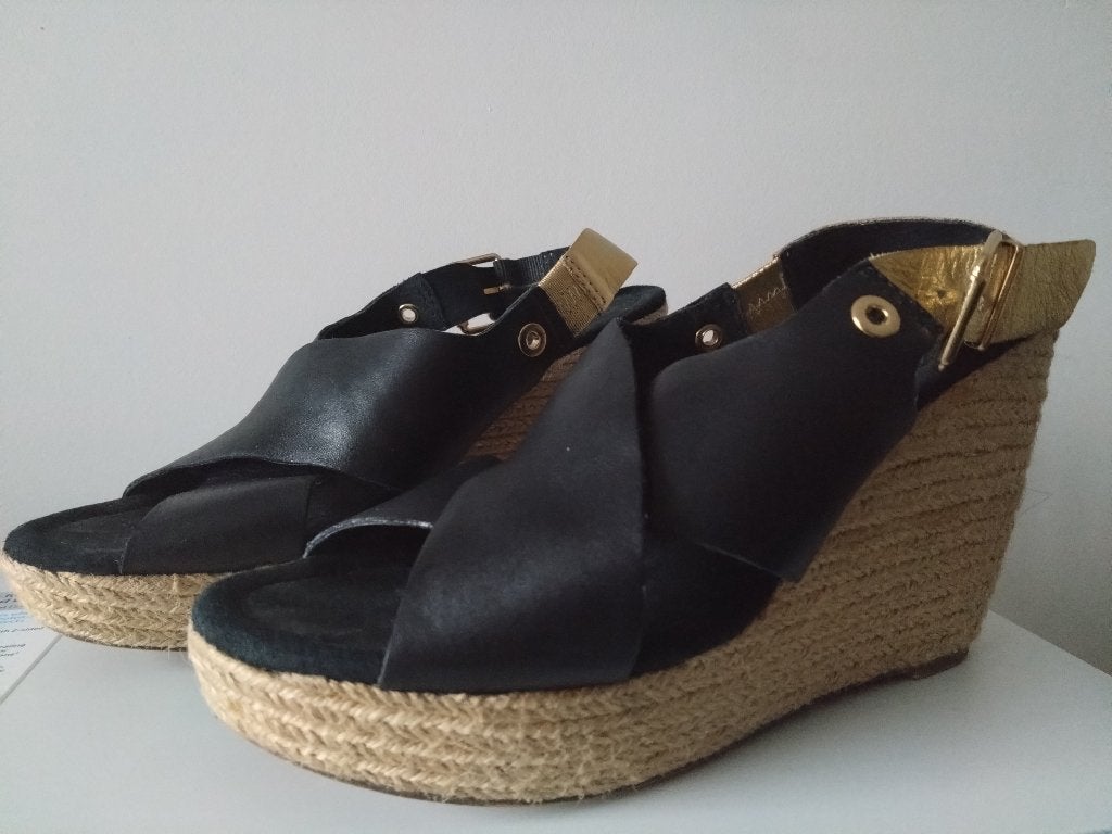 Sandalen/Espadrilles met sleehak zwart maat 40 Poelman, Poelman, Zwart, Ophalen of Verzenden, Espadrilles of Moccasins