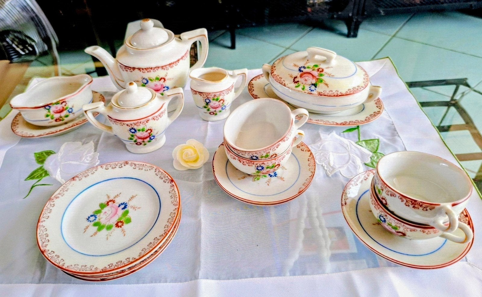 Vintage Porseleinen Kindertheeservies - Bloemmotief, Antiek en Kunst, Ophalen of Verzenden