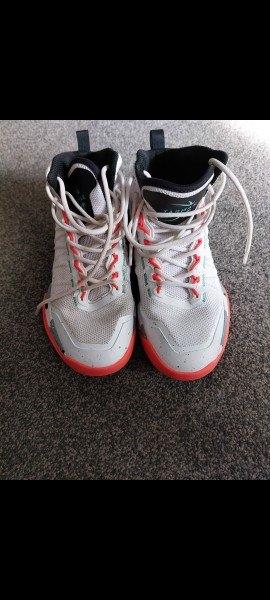 Basketbal schoenen sneakers, Ophalen of Verzenden, Zo goed als nieuw, Schoenen