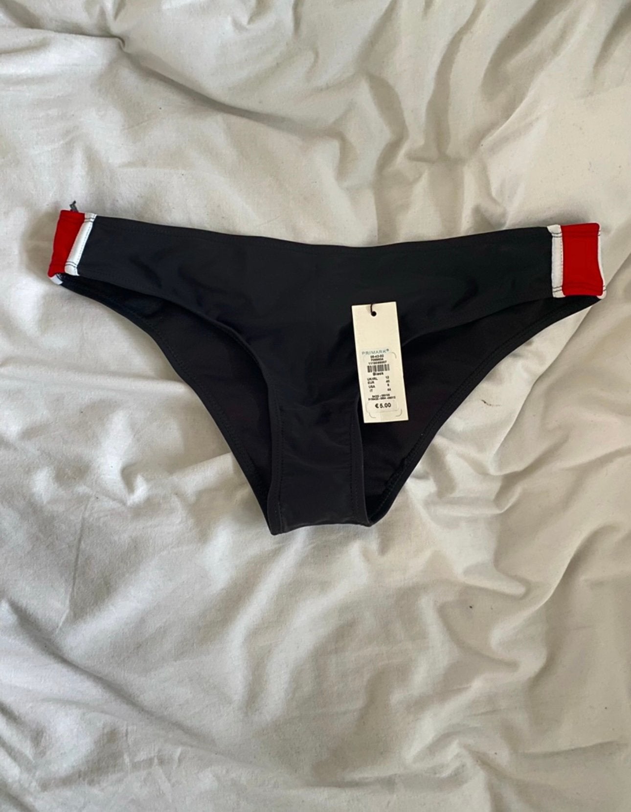 Nieuw zwart rood bikini broekje maat 40 Primark, Ophalen of Verzenden, Nieuw, Rood, Bikini