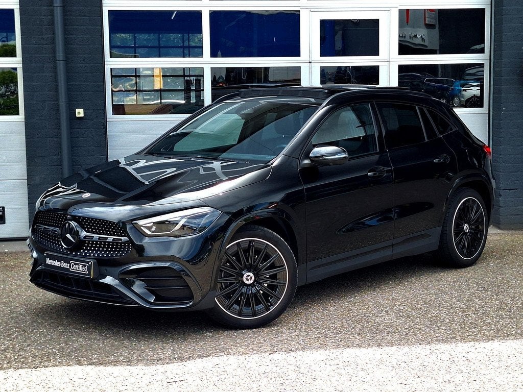 Mercedes-Benz GLA-klasse 180 AMG Line | Premium Plus | Panor, Auto's, Mercedes-Benz, Automatische klimaatregeling, Gebruikt, 4 cilinders