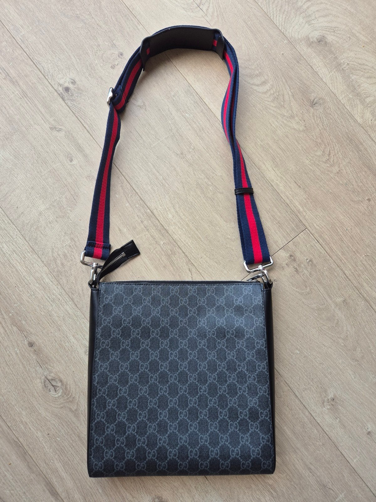 Gucci schoudertas., Ophalen, Zo goed als nieuw, Zwart