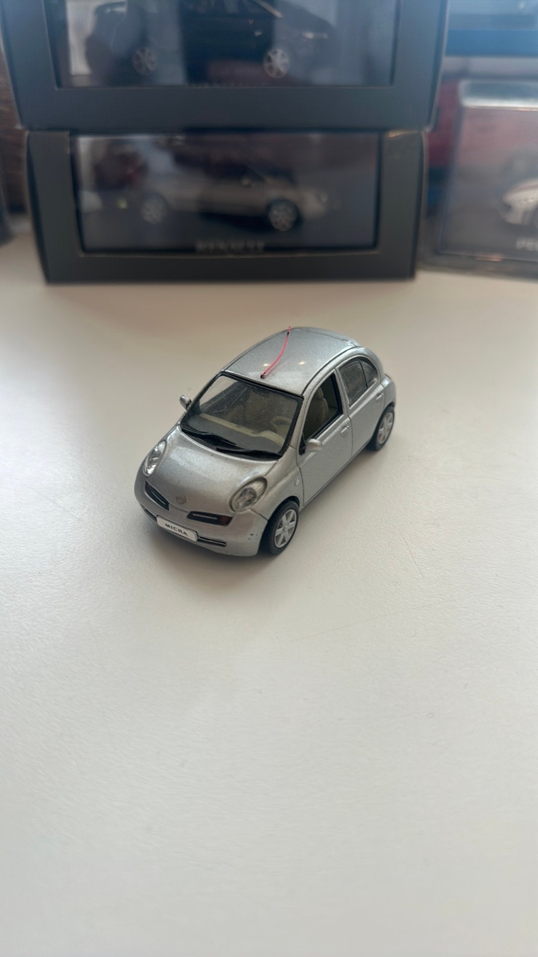 Nissan micra J-collection 1:43, Ophalen of Verzenden, Zo goed als nieuw, Auto, Overige merken