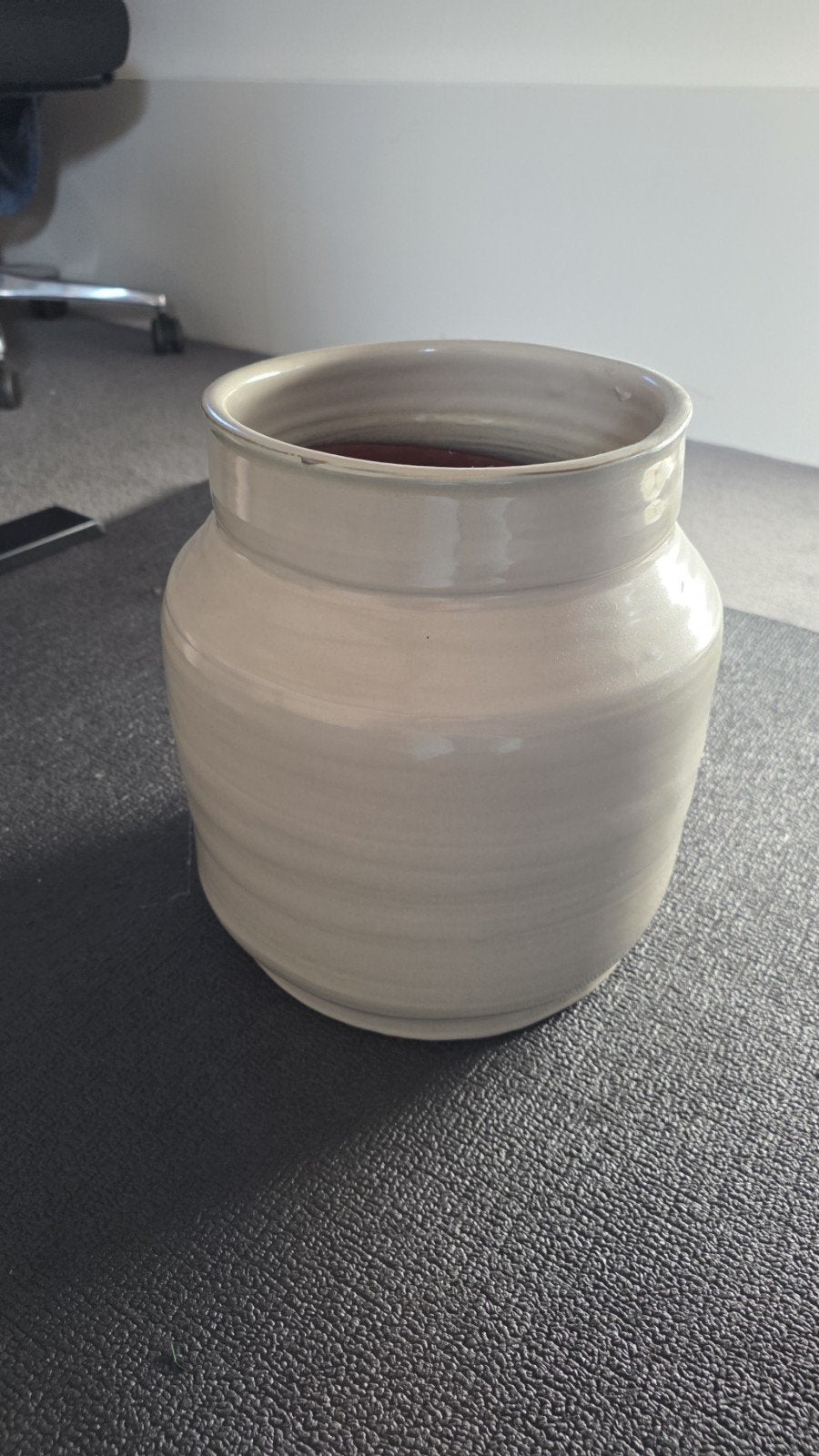 Grote pot/vaas voor bloemen - Crèmekleurig t.w.v. €50, Ophalen, Gebruikt, Overige kleuren