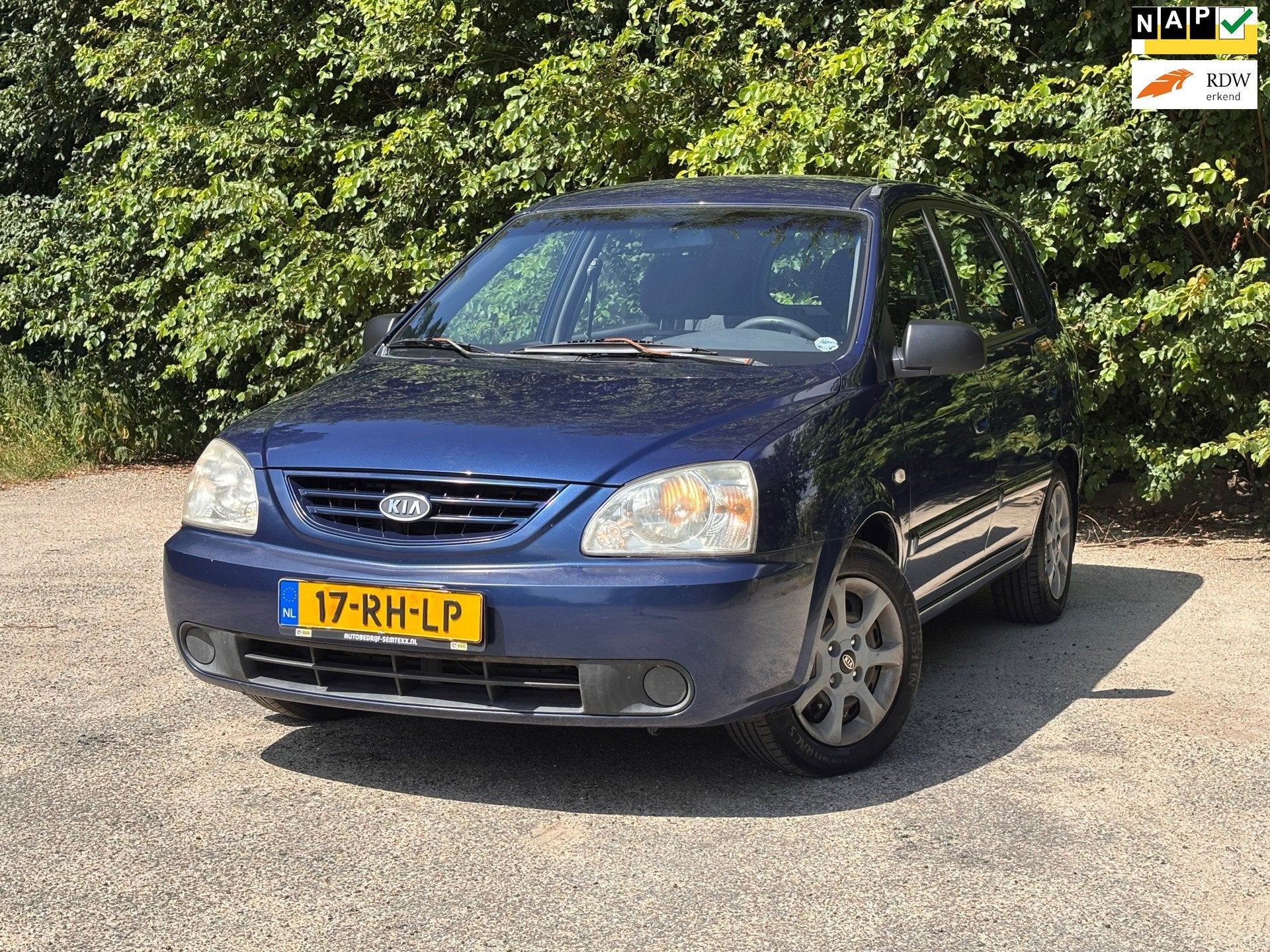Kia Carens 1.6-16V LX | " 170.000 " KM + Airco Nu € 1.475,, Auto's, Metallic lak, 4 cilinders, Blauw, Origineel Nederlands