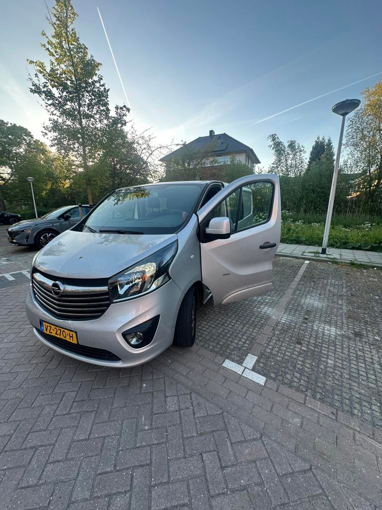 Opel Vivaro 1.6 D 88KW BV 2016, Auto's, 4 cilinders, Origineel Nederlands, 1854 kg, Particulier