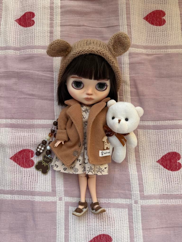 Custom blythe met Beer, Verzamelen, Poppen, Ophalen of Verzenden, Zo goed als nieuw, Pop