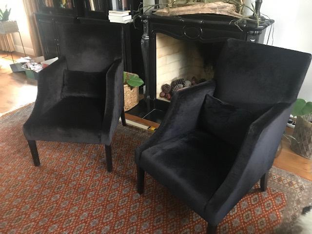set van 2 zwarte velours fauteuils, Ophalen, Zo goed als nieuw, 50 tot 75 cm, Klassiek
