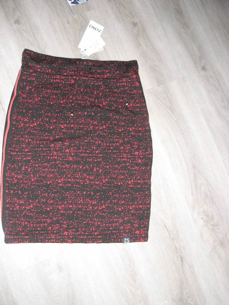 ZOSO rok/skirt zwart/rood bies zijkant mt xs past mt 36, Meerkleurig, Nieuw, Ophalen of Verzenden, Maat 34 (XS) of kleiner