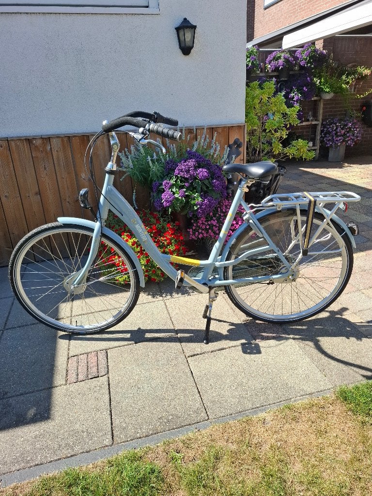 Mamafiets, Meisjesfiets 22 inch & Kiddybike met zijwieltjes, Fietsen en Brommers, Elektrische fietsen, Ophalen, Gebruikt, Minder dan 30 km per accu