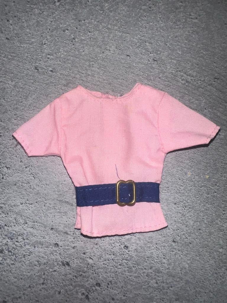 696 Vintage Barbie topje roze met blauwe riem, Verzamelen, Poppen, Ophalen of Verzenden, Zo goed als nieuw
