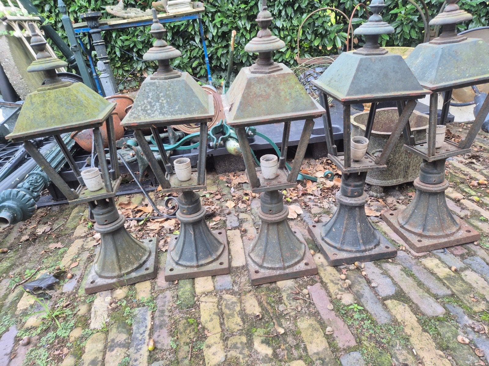 Set van 5 x zware oude  gietijxer sokkel met lamp Compleet, Ophalen