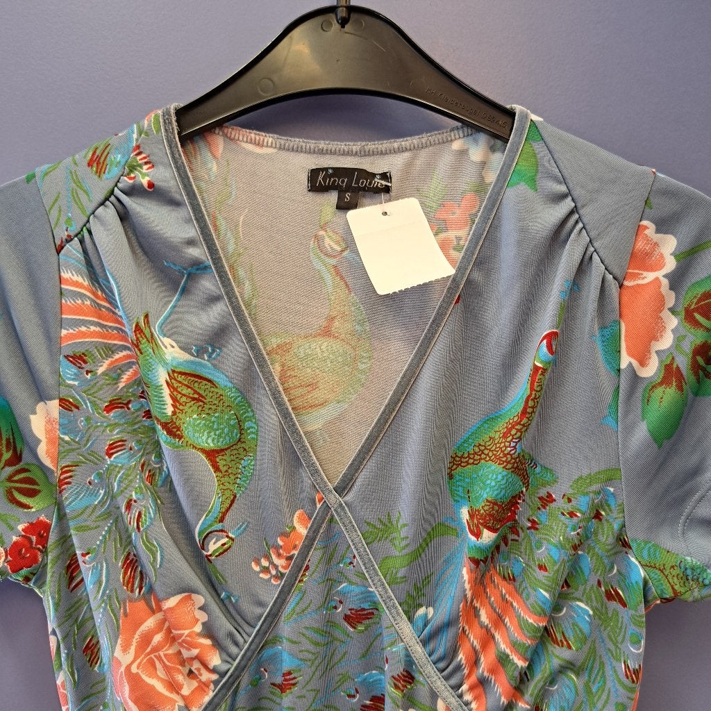 King Louie jurk grijs blauw met pauwen en bloemen mt S 49403, ., Ophalen of Verzenden, Zo goed als nieuw, King Louie