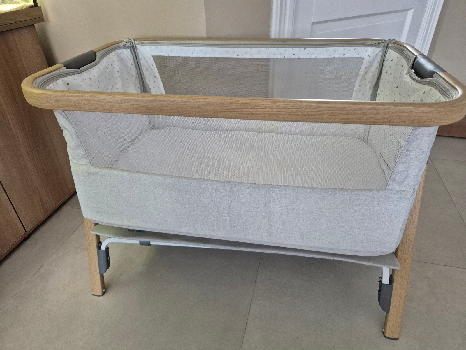 Tutti Bambini CoZee Bedside Crib - Reiswieg/Wieg, Kinderen en Baby's, Ophalen of Verzenden, Gebruikt, Overige typen