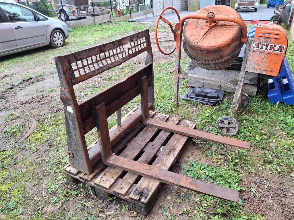 Palletvork Bobcat, Ophalen, Gebruikt